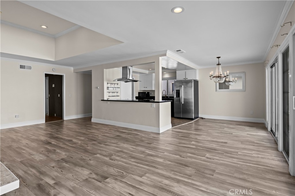 2424 University