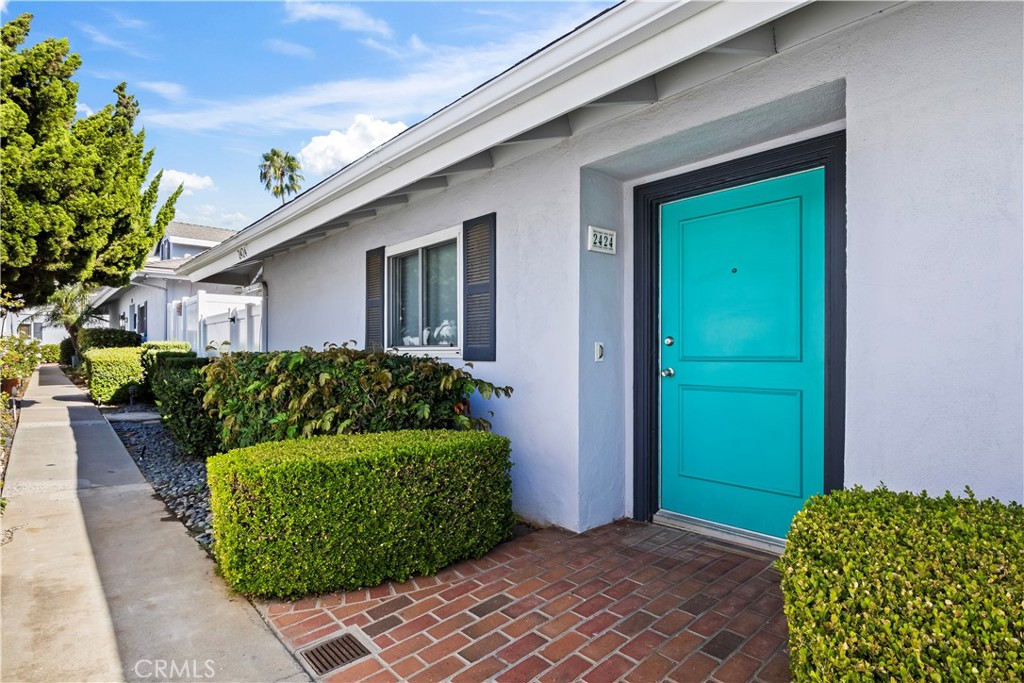 2424 University