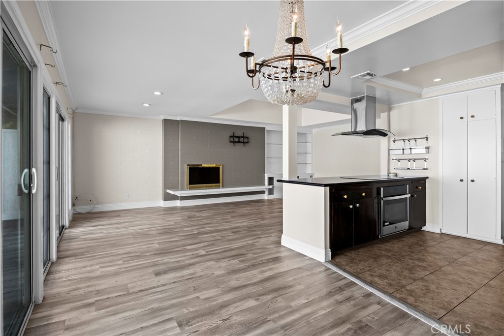 2424 University
