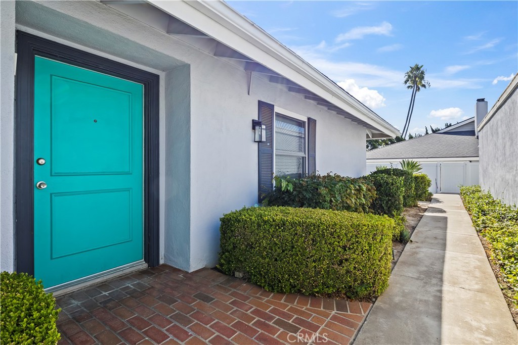 2424 University