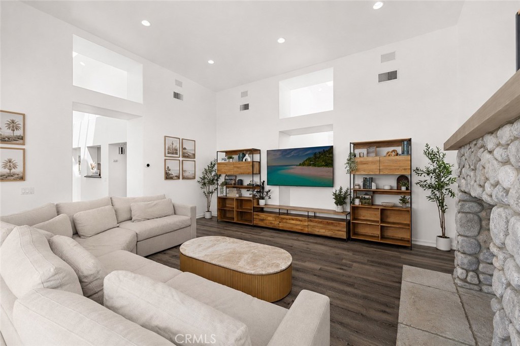 1582 White Alder