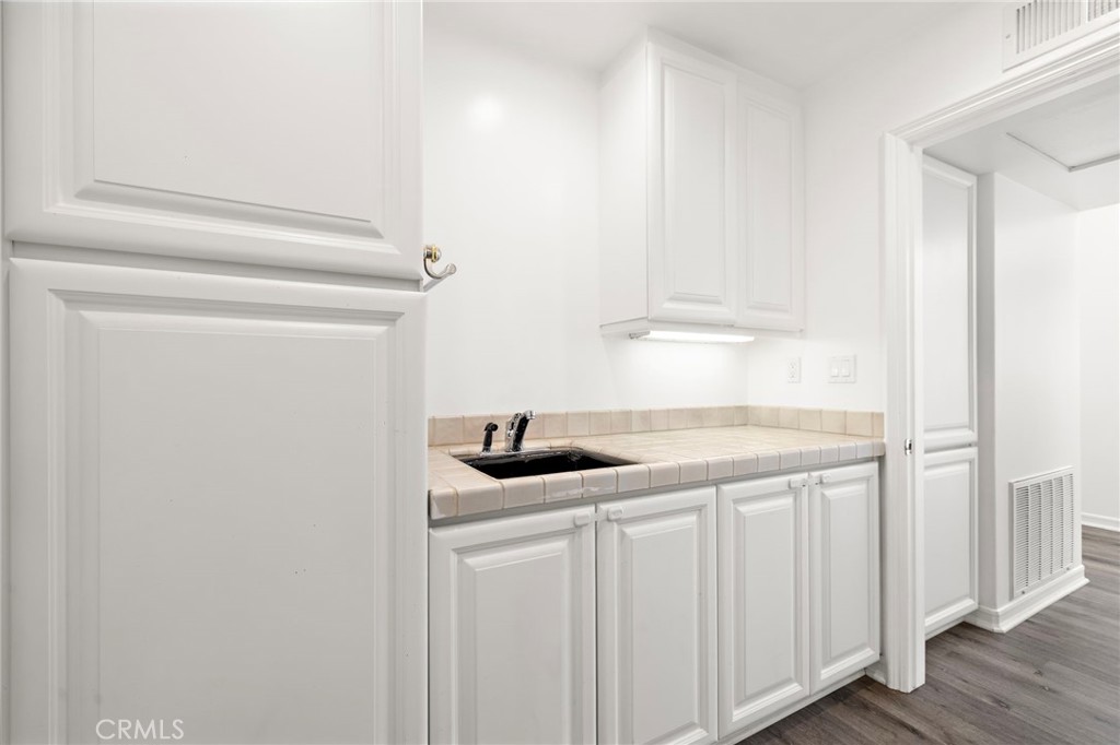 1582 White Alder