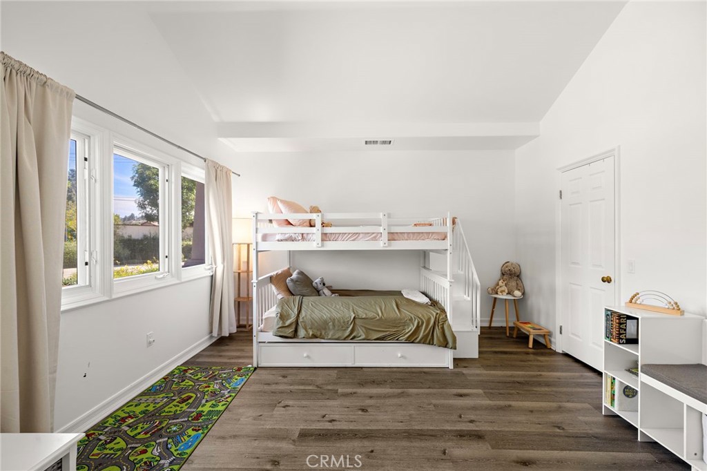 1582 White Alder
