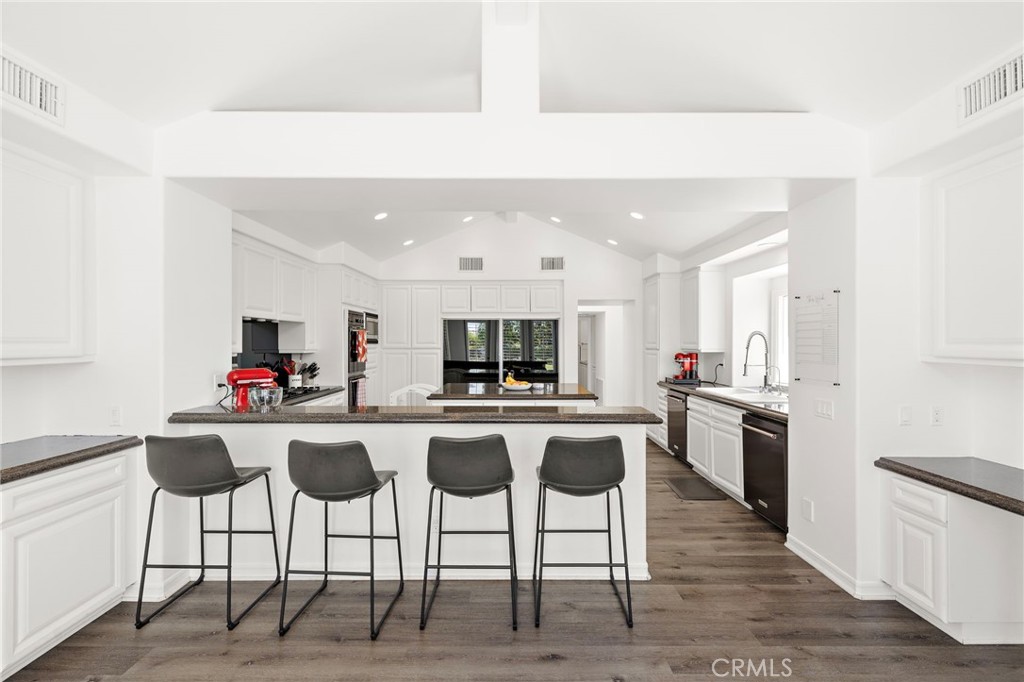 1582 White Alder