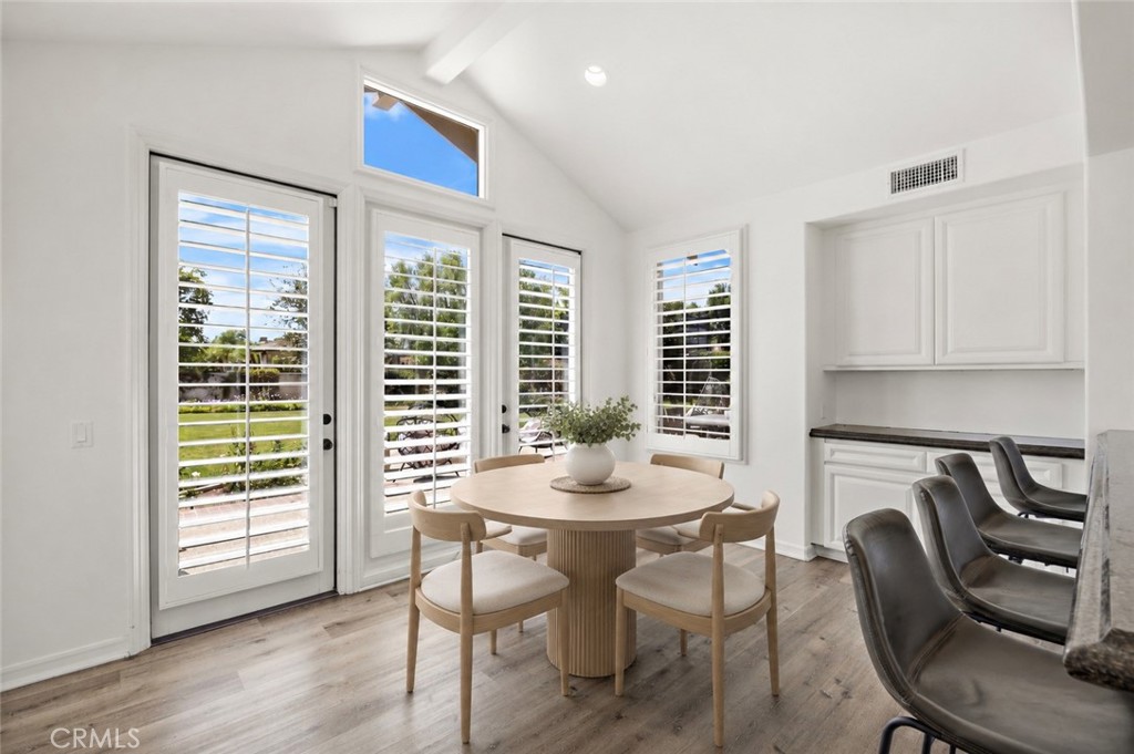 1582 White Alder