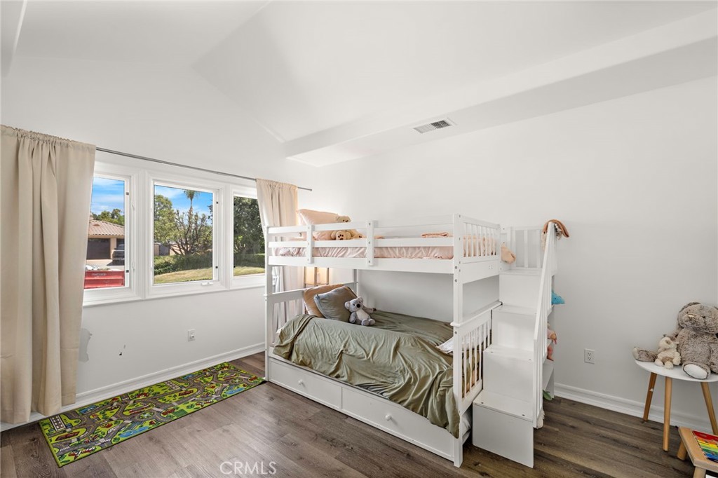 1582 White Alder
