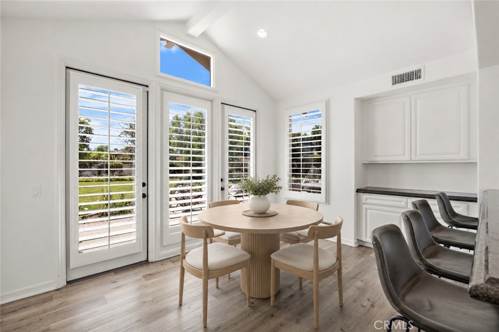 1582 White Alder