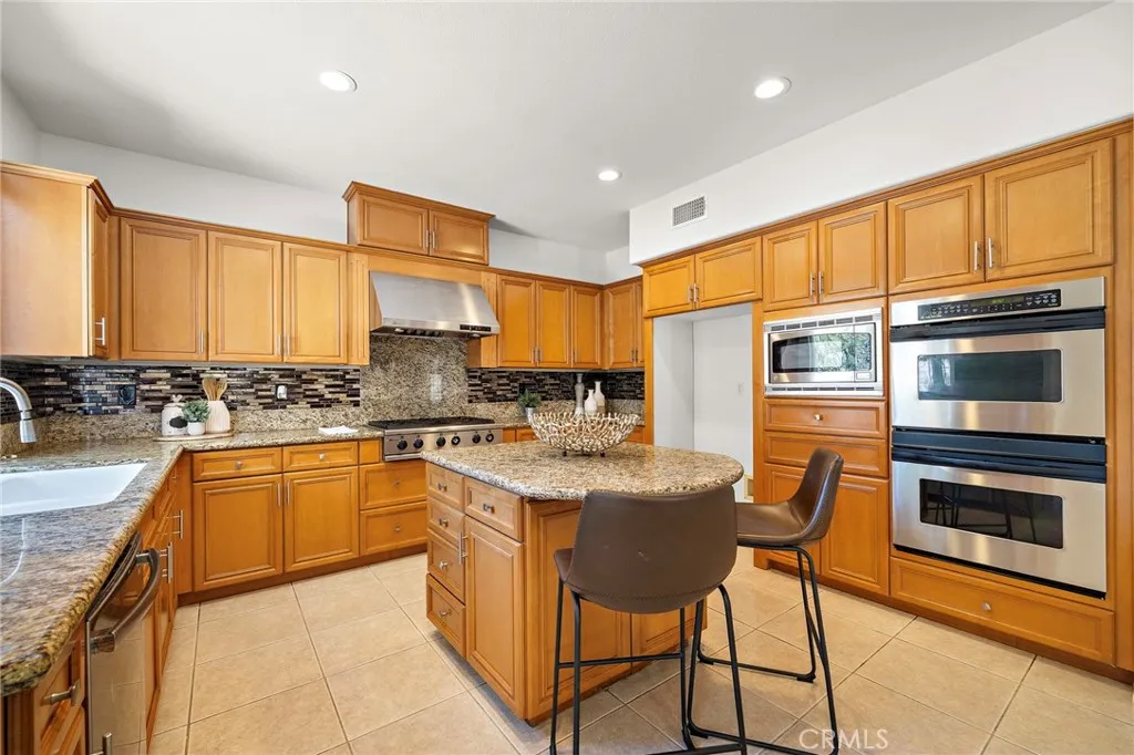 7405 Paloma Drive