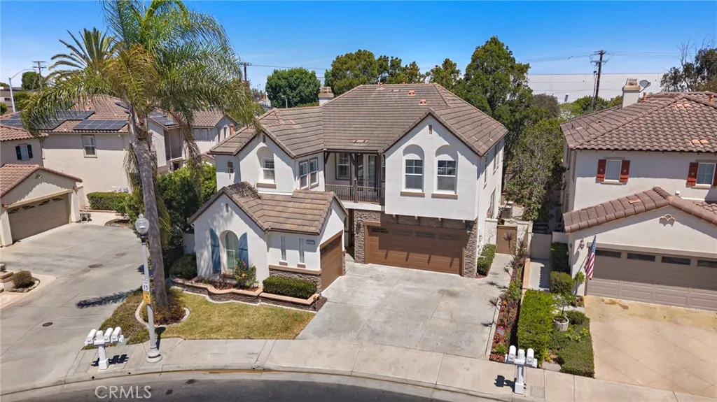 7405 Paloma Drive