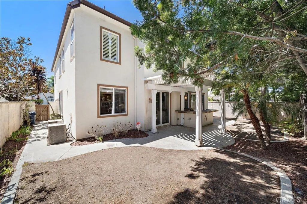 7405 Paloma Drive