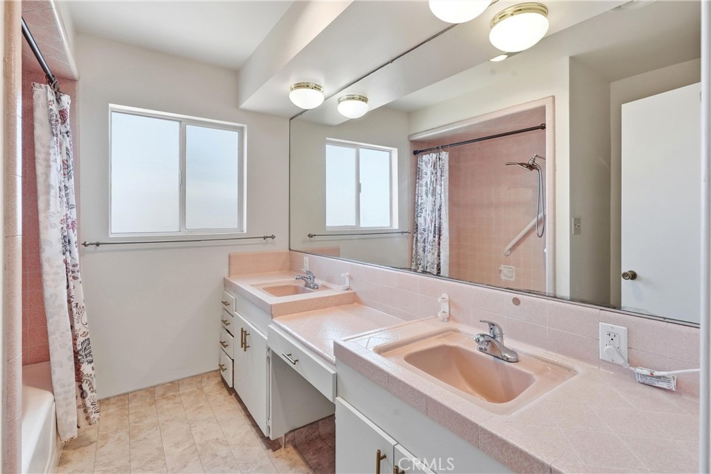 11525 Sunnybrook Lane