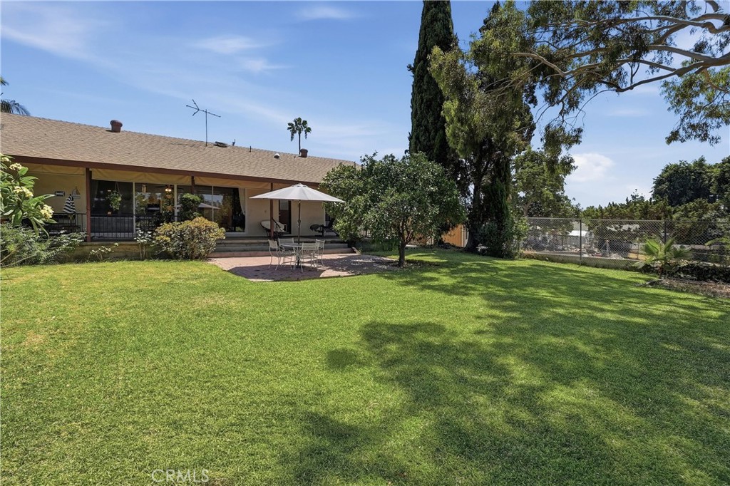 11525 Sunnybrook Lane