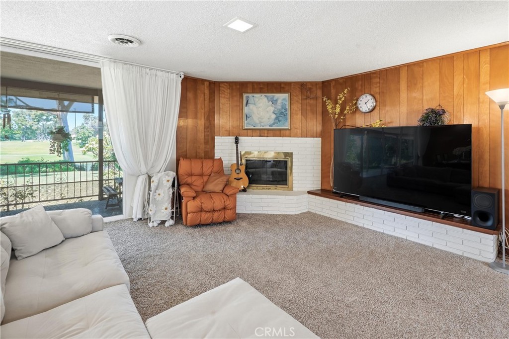 11525 Sunnybrook Lane