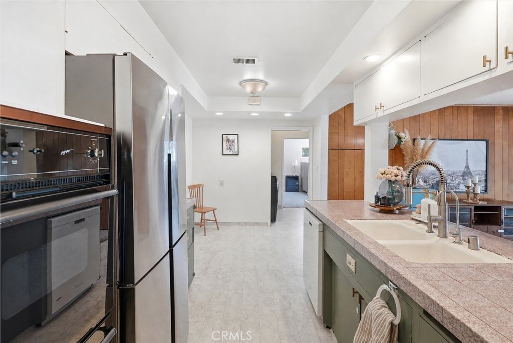 11525 Sunnybrook Lane