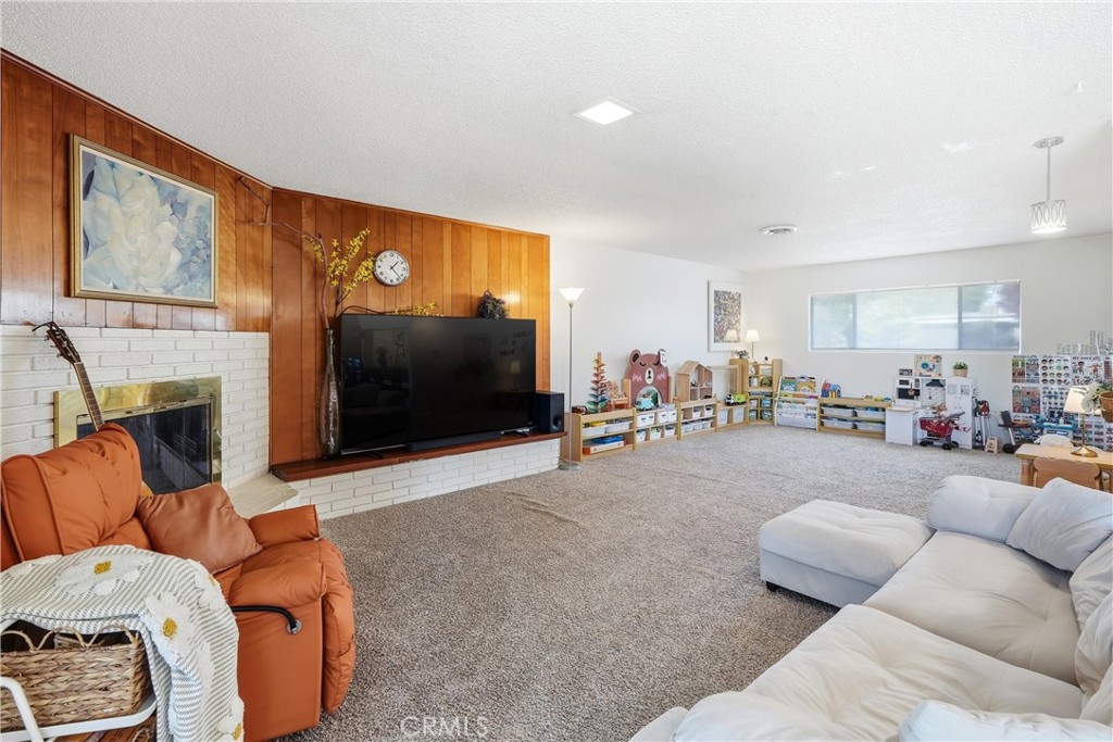 11525 Sunnybrook Lane