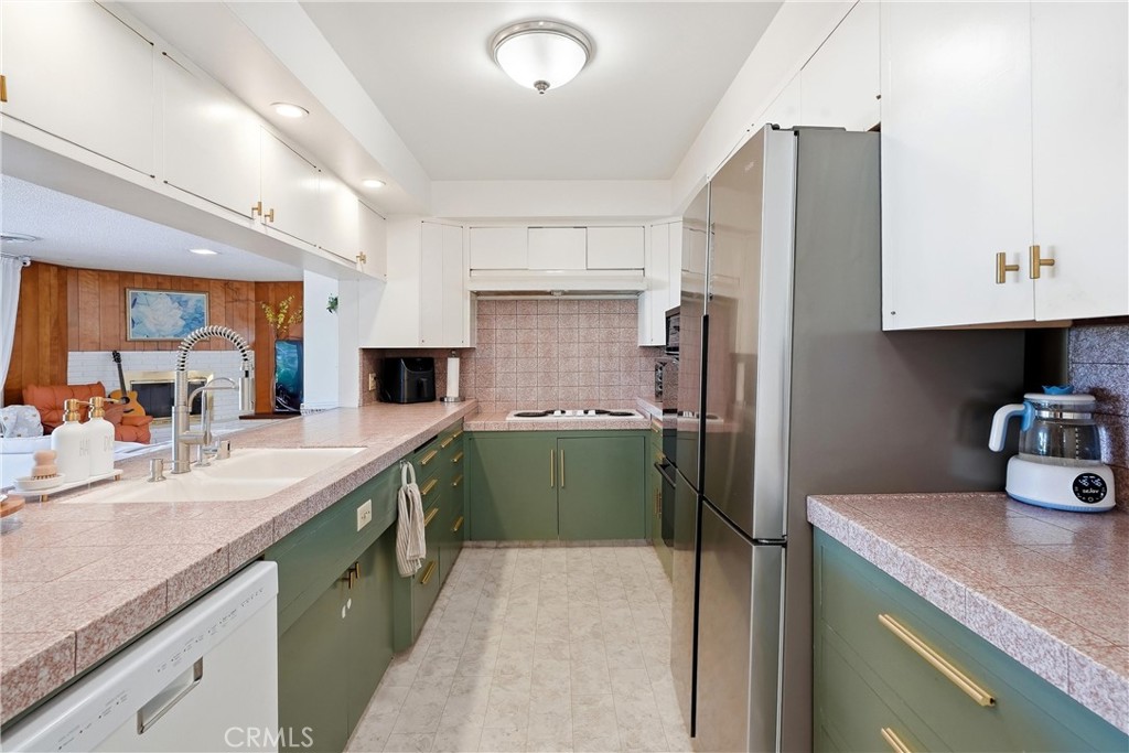 11525 Sunnybrook Lane