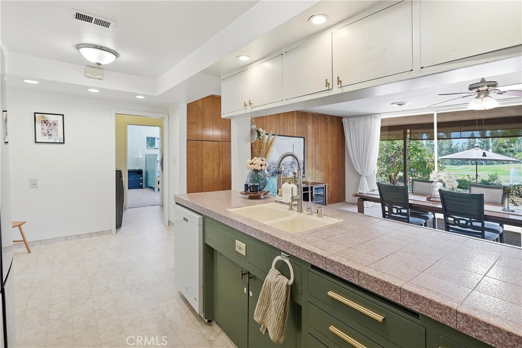 11525 Sunnybrook Lane