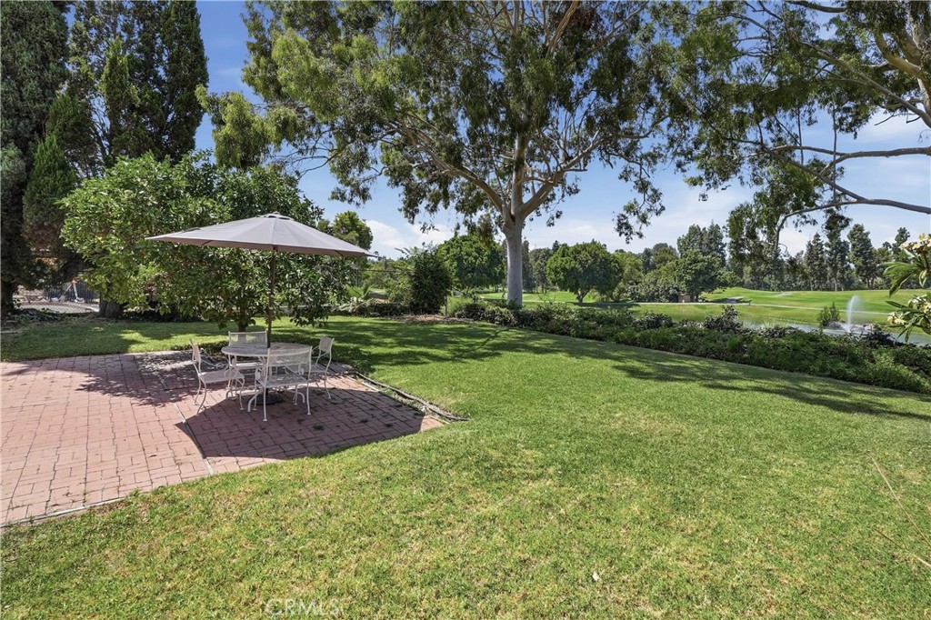 11525 Sunnybrook Lane