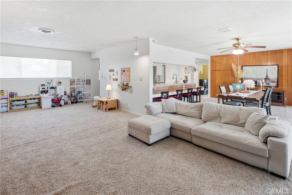 11525 Sunnybrook Lane
