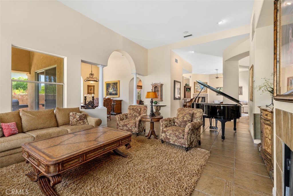 1228 Verdugo