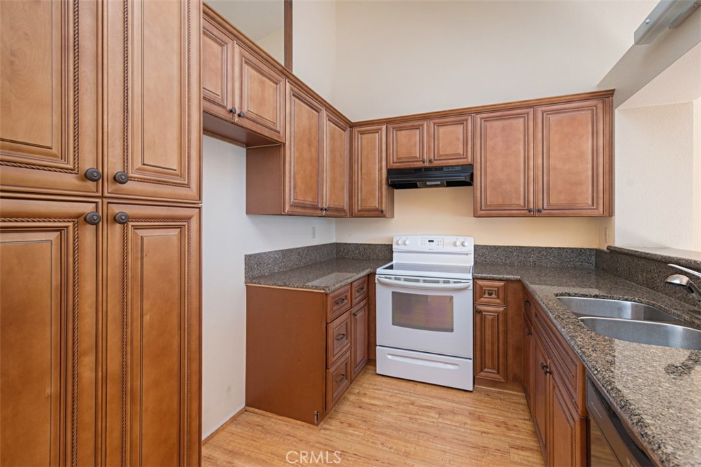 22 Campton Place