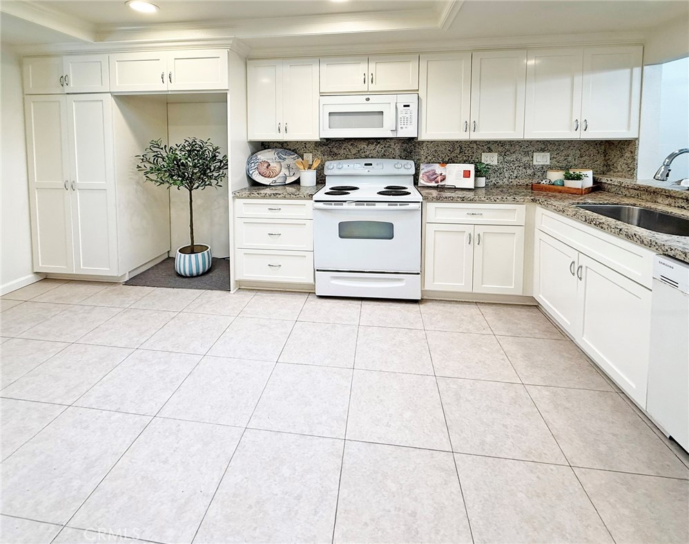 19886 Waterview Lane