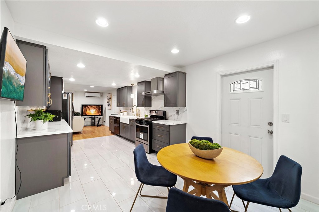 15751 Cromwell Circle
