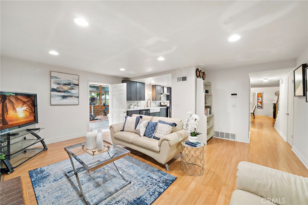 15751 Cromwell Circle