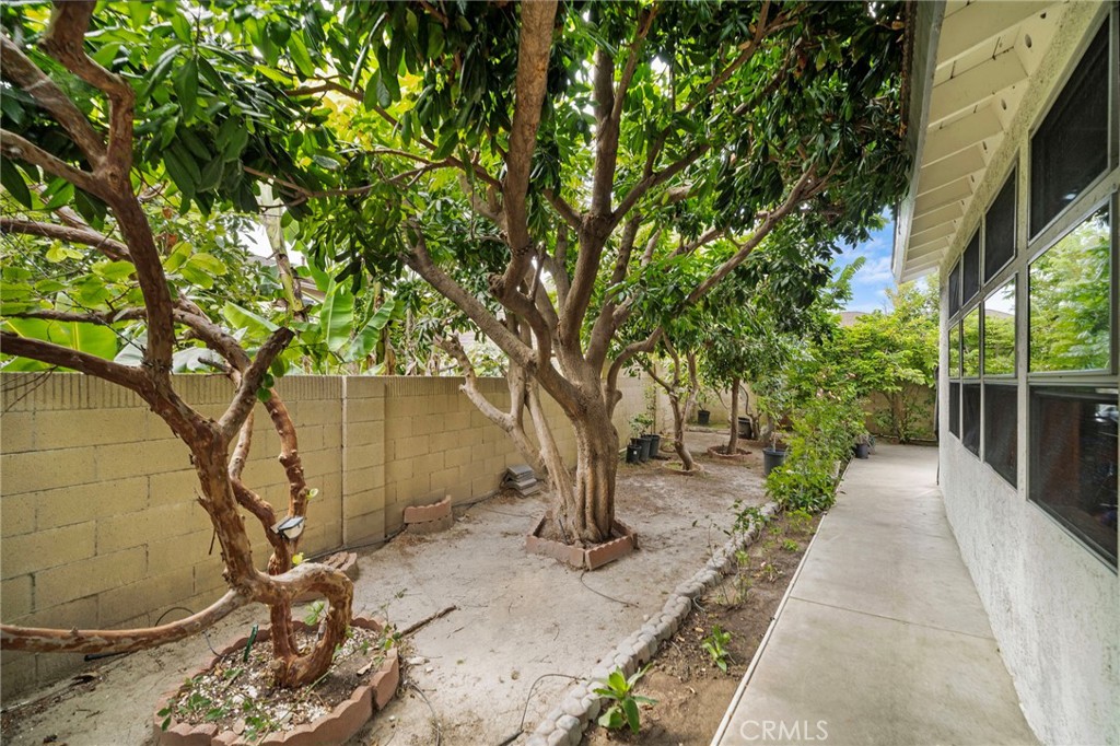 15751 Cromwell Circle
