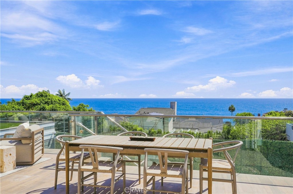 1369 N Coast Highway