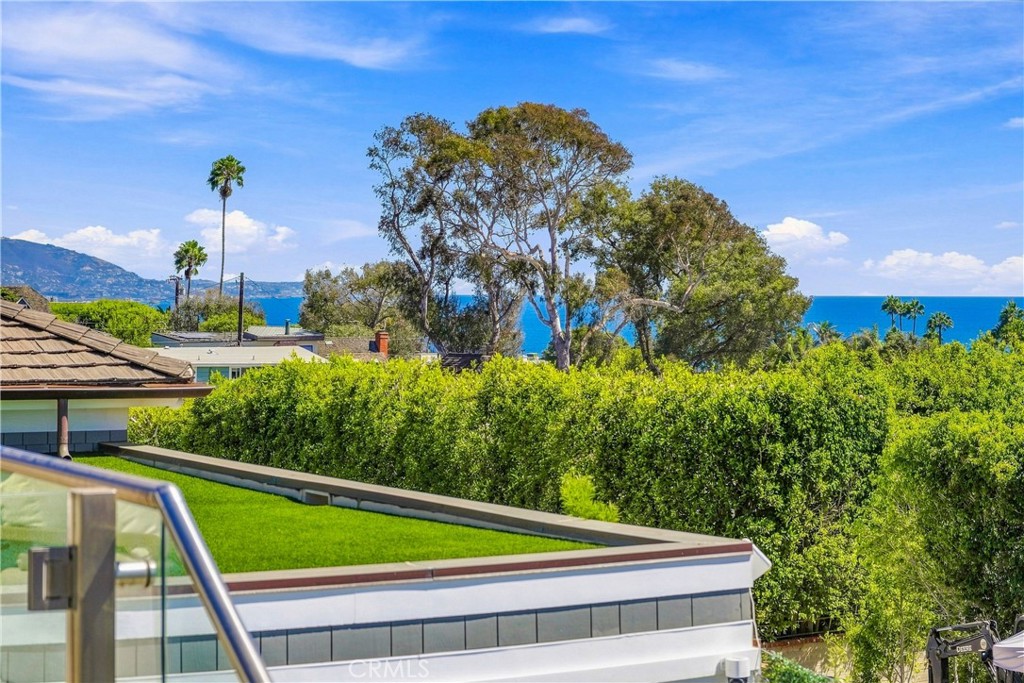 1369 N Coast Highway