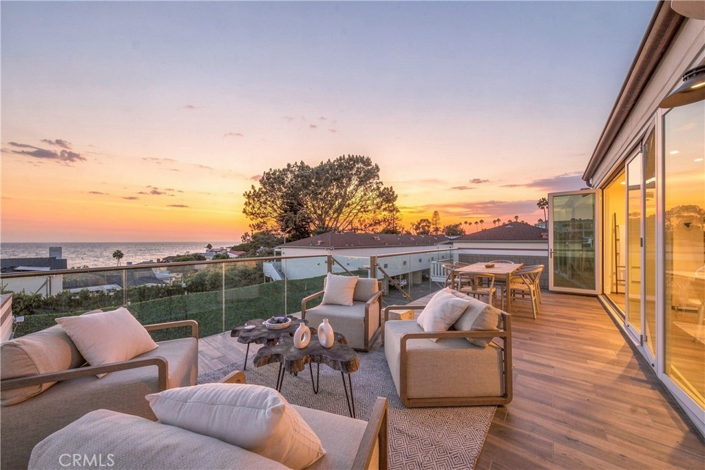 1369 N Coast Highway