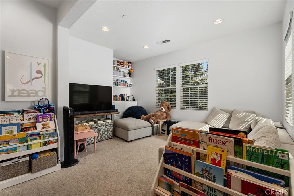 1487 Montgomery