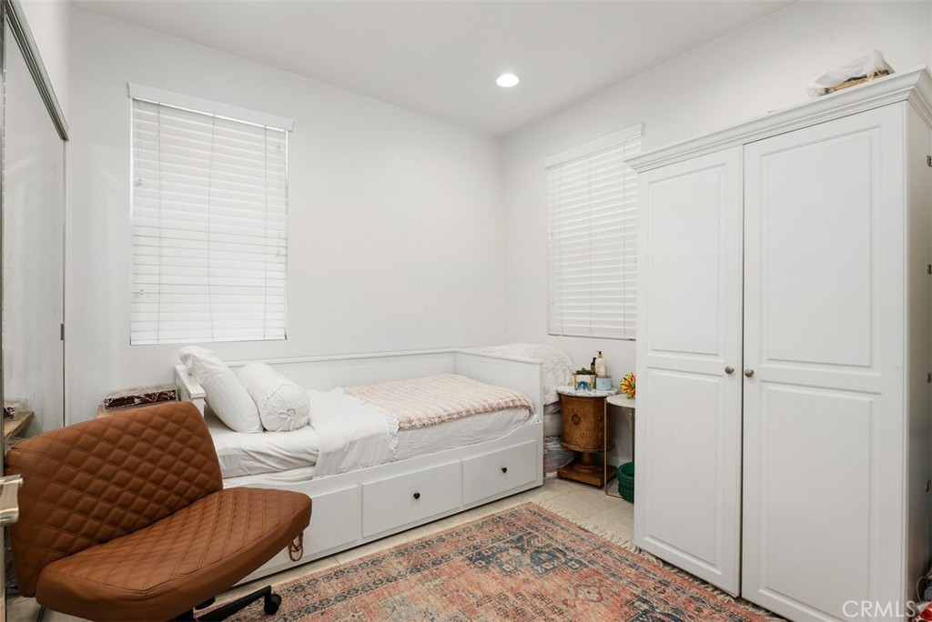 1487 Montgomery