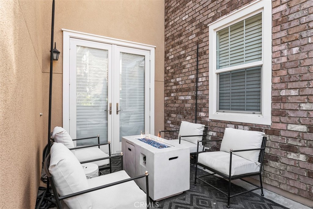 1487 Montgomery