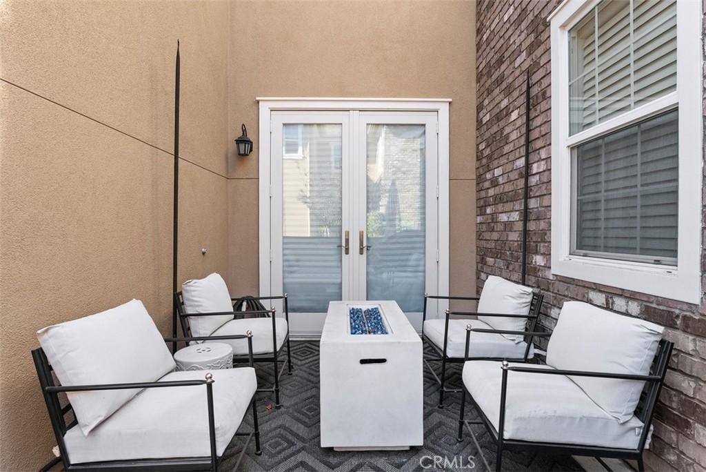 1487 Montgomery