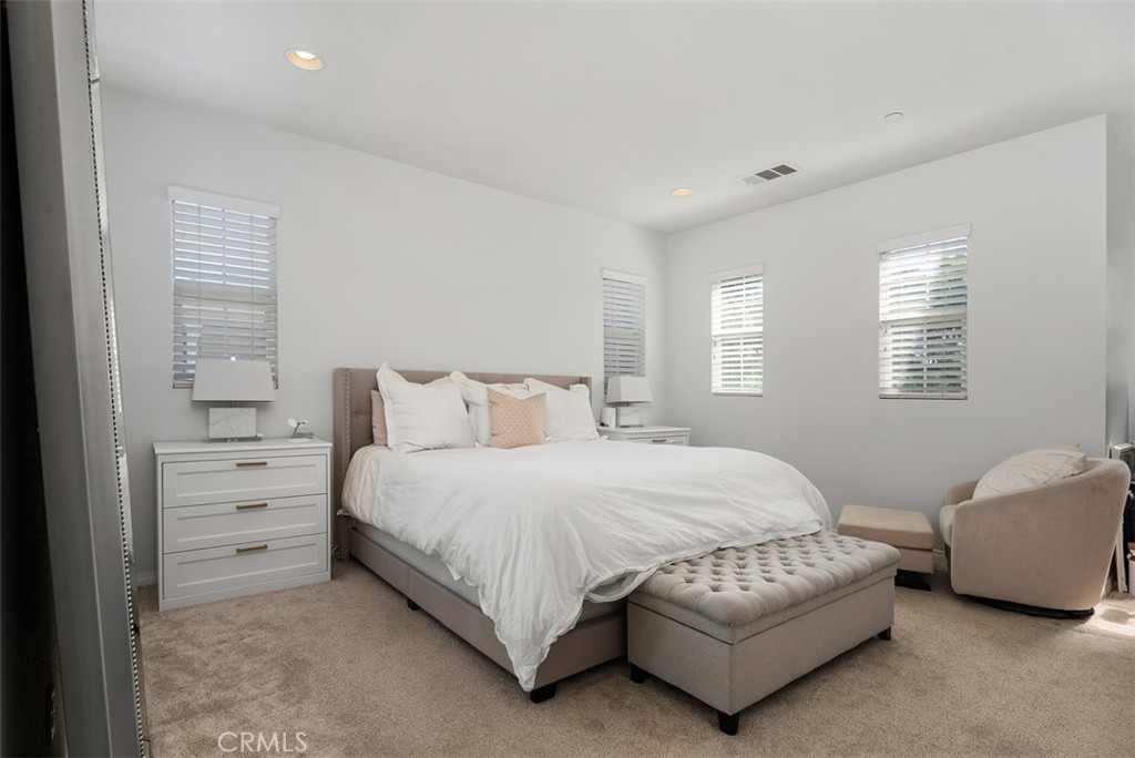1487 Montgomery