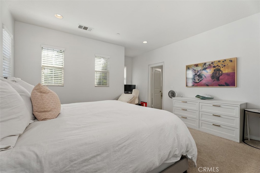 1487 Montgomery
