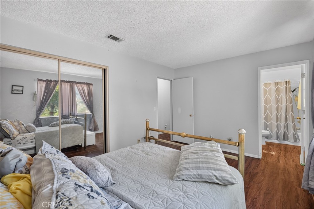 10821 E Avenue R14