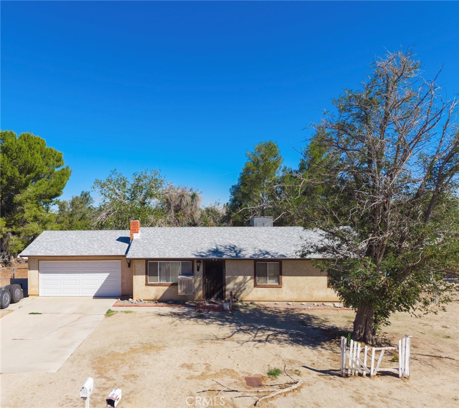 10821 E Avenue R14