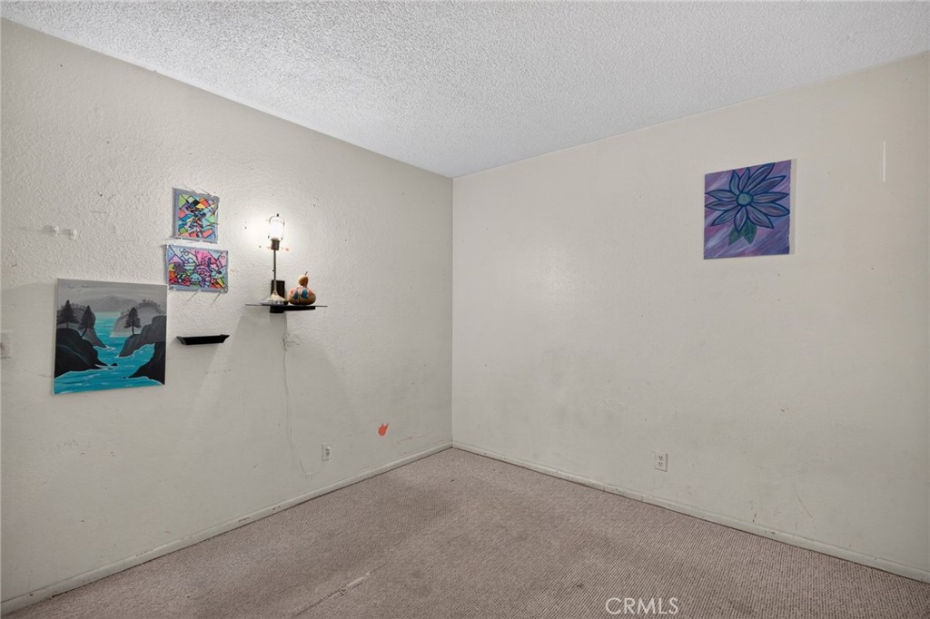 10821 E Avenue R14