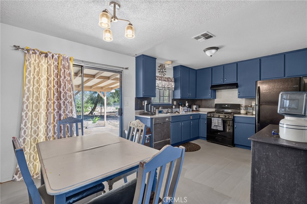 10821 E Avenue R14