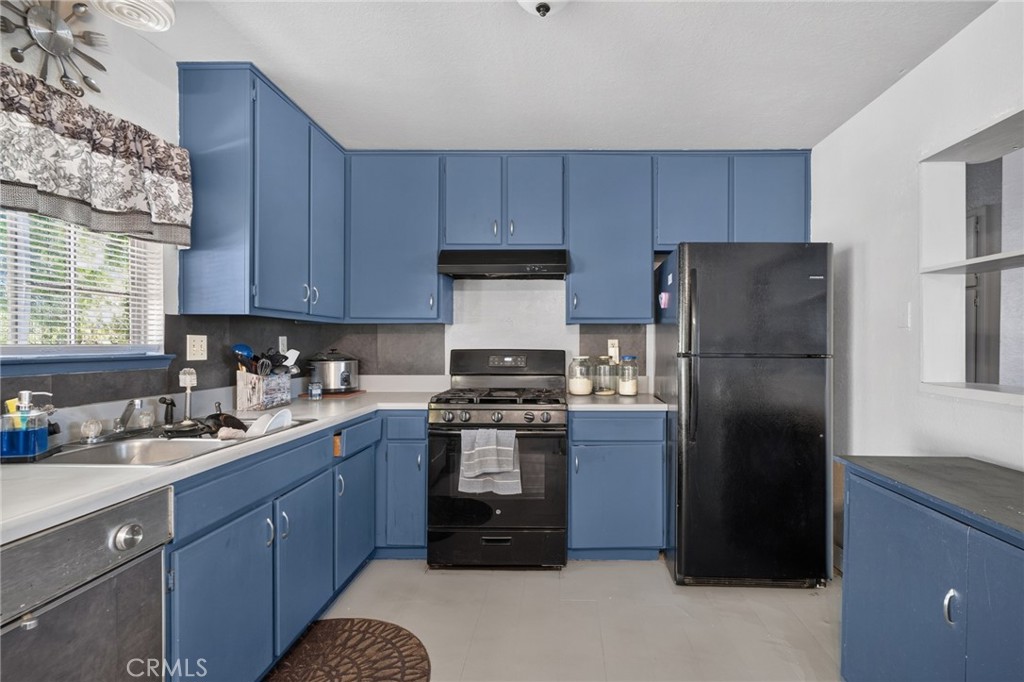 10821 E Avenue R14