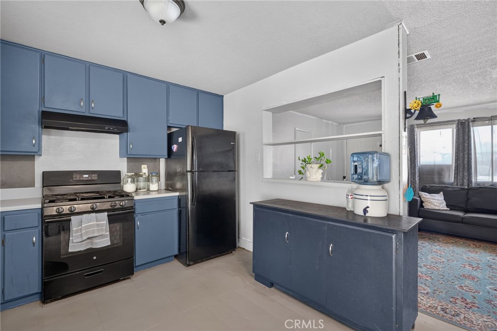 10821 E Avenue R14