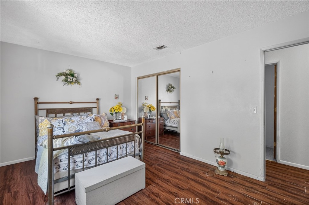 10821 E Avenue R14