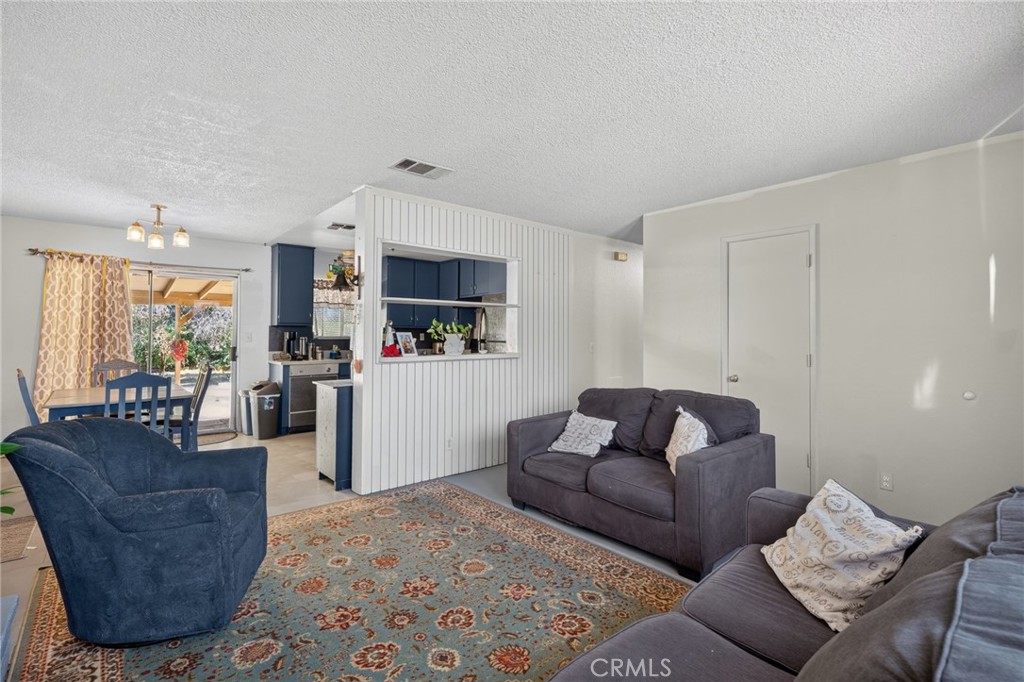 10821 E Avenue R14