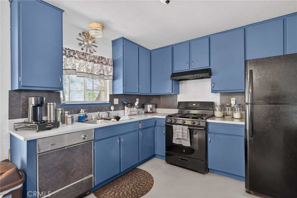10821 E Avenue R14