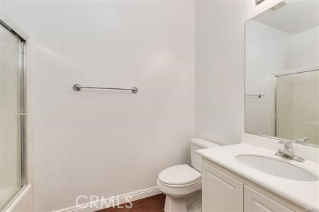 32 Carnation
