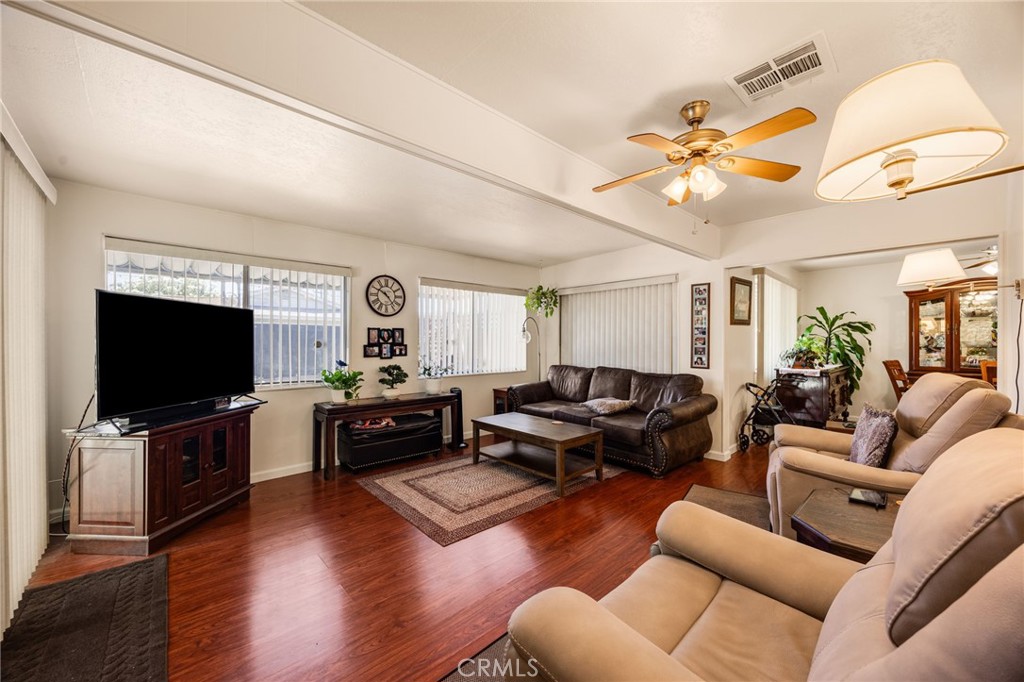 28984 E Worcester