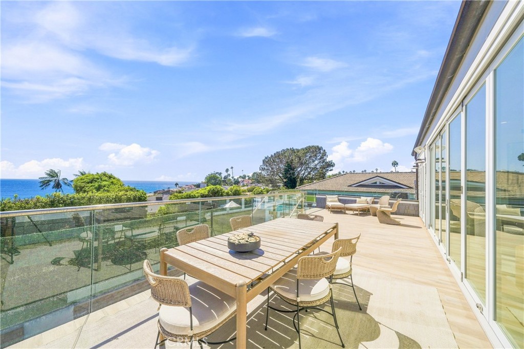 1373 N Coast Highway